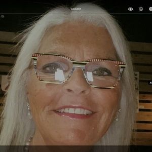 Meet your Posher, Linda